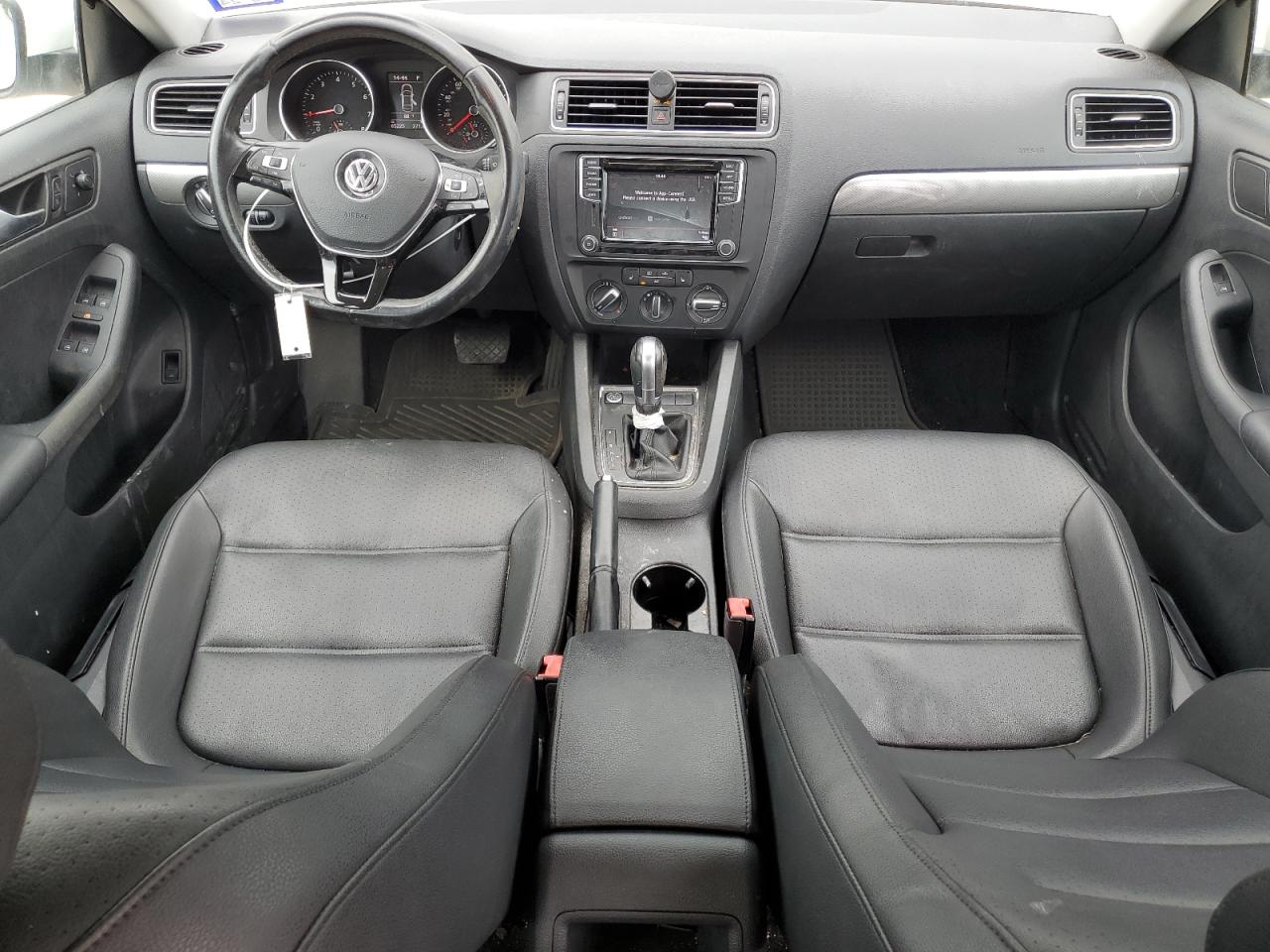 3VWDB7AJ9JM232619 2018 Volkswagen Jetta Se