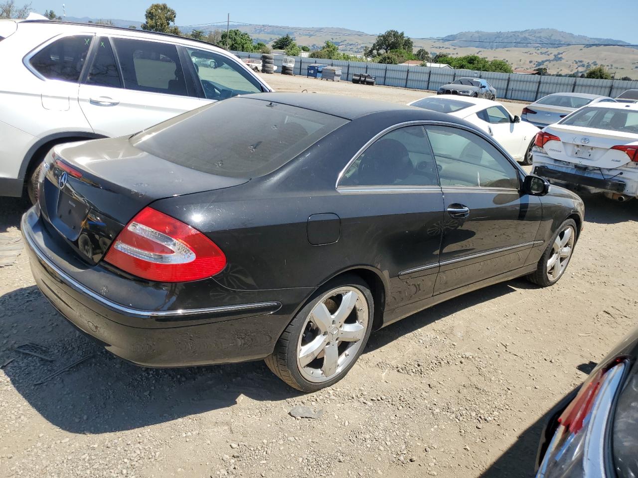 WDBTJ65J45F138433 2005 Mercedes-Benz Clk 320C