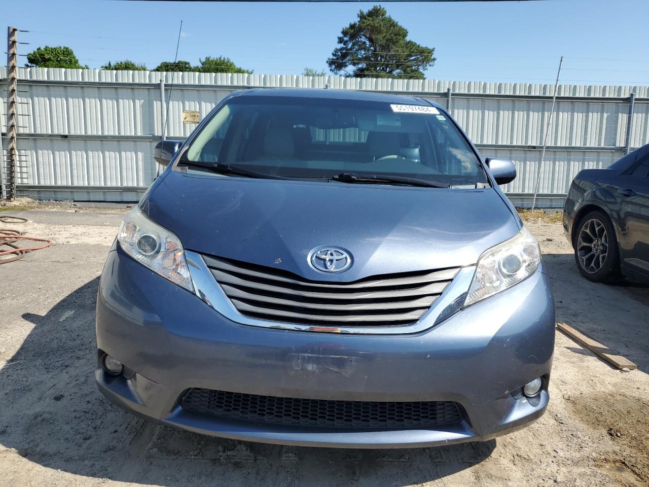 5TDYK3DC5ES525983 2014 Toyota Sienna Xle