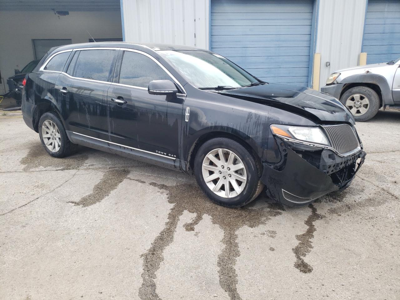 2016 Lincoln Mkt vin: 2LMHJ5NK4GBL00110