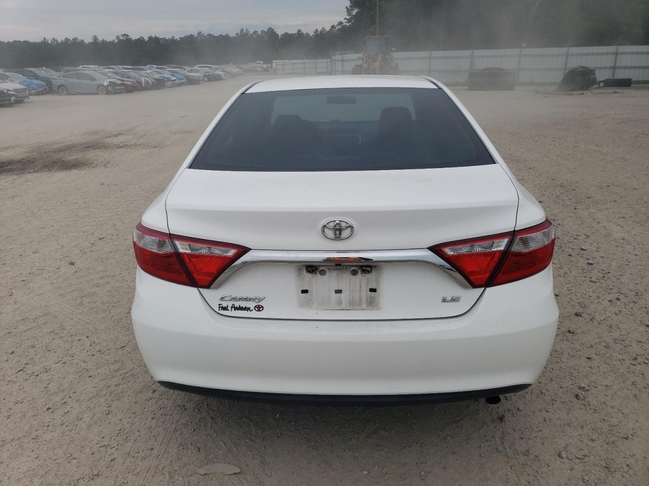 2016 Toyota Camry Le vin: 4T1BF1FKXGU156406