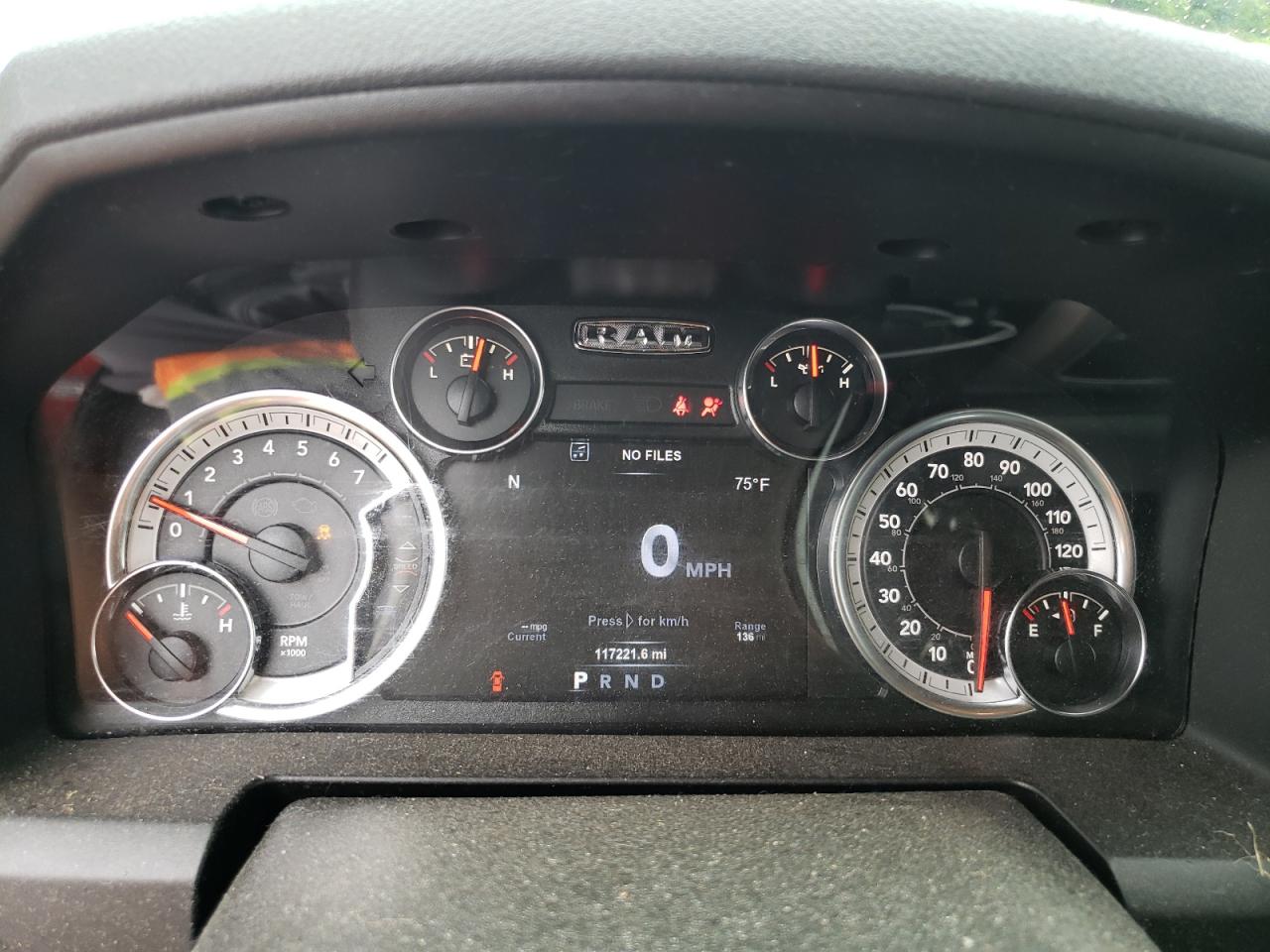 1C6RR6LT2JS211185 2018 Ram 1500 Slt