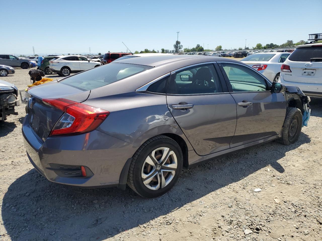 2HGFC2F56HH528229 2017 Honda Civic Lx