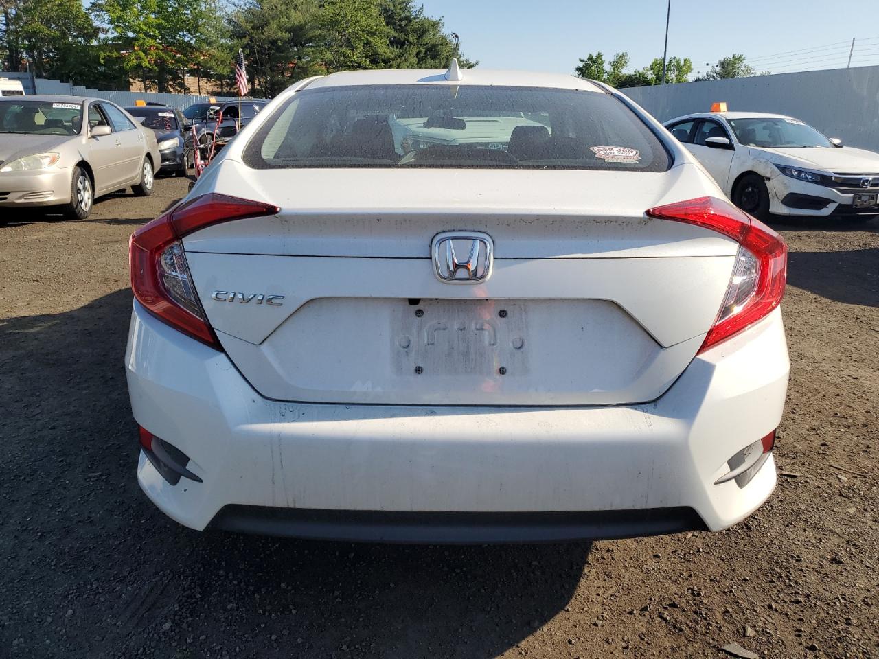 19XFC2F71JE207622 2018 Honda Civic Ex