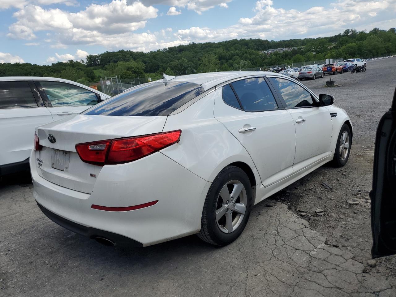 5XXGM4A74FG397015 2015 Kia Optima Lx