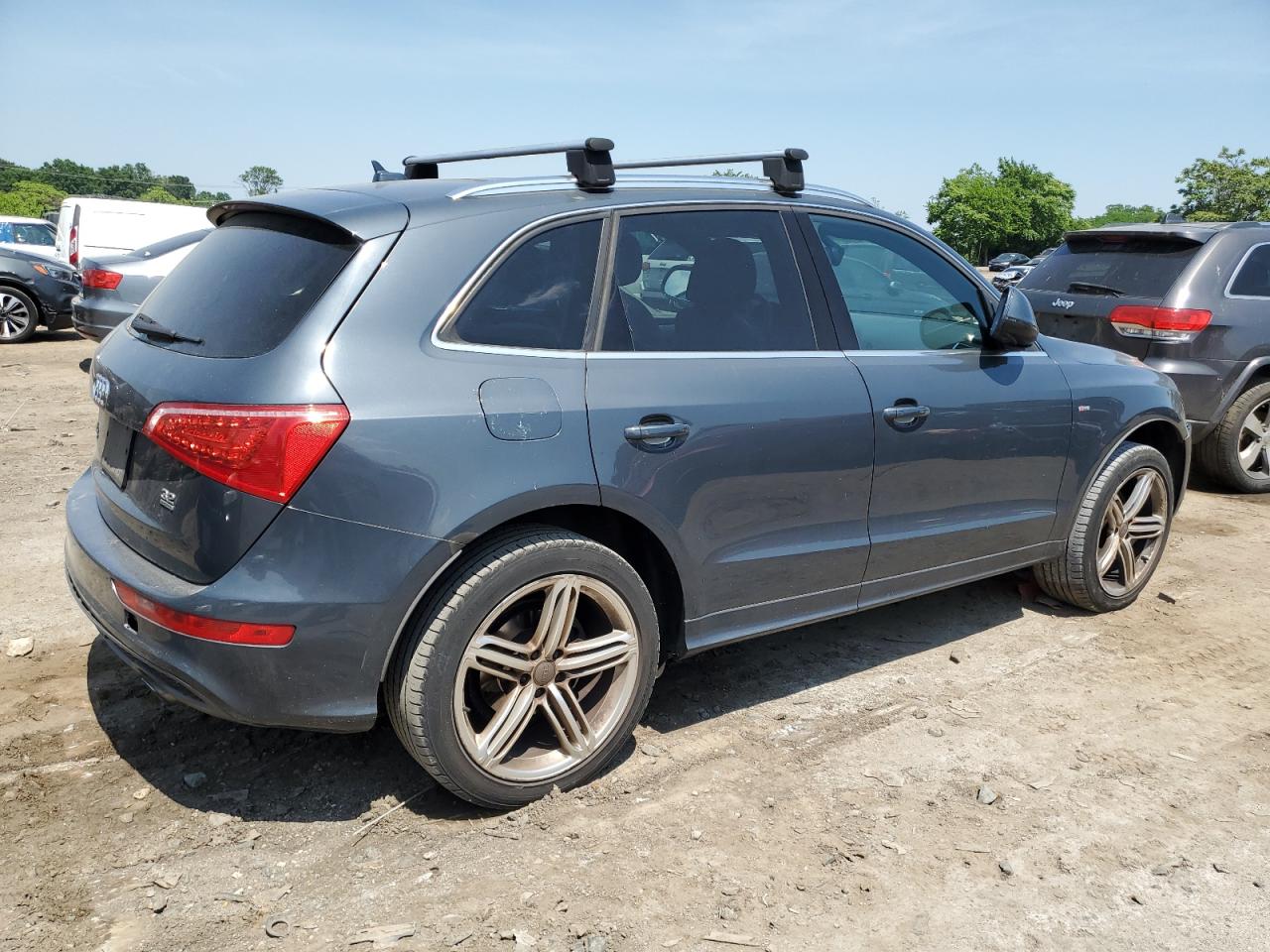 WA1MKAFP8AA085567 2010 Audi Q5 Premium Plus