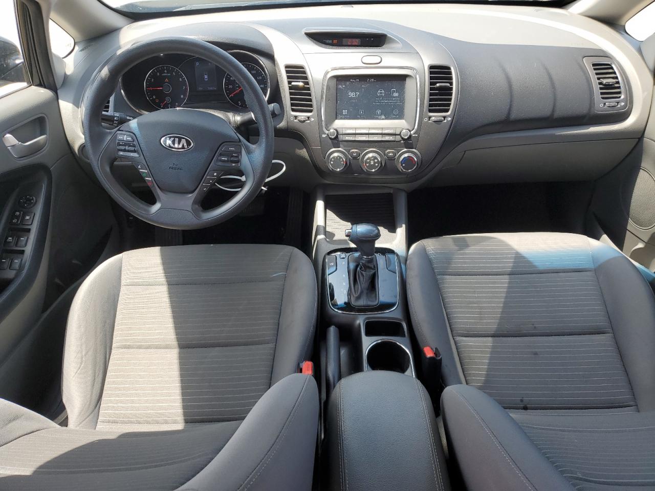 3KPFL4A73JE263743 2018 Kia Forte Lx