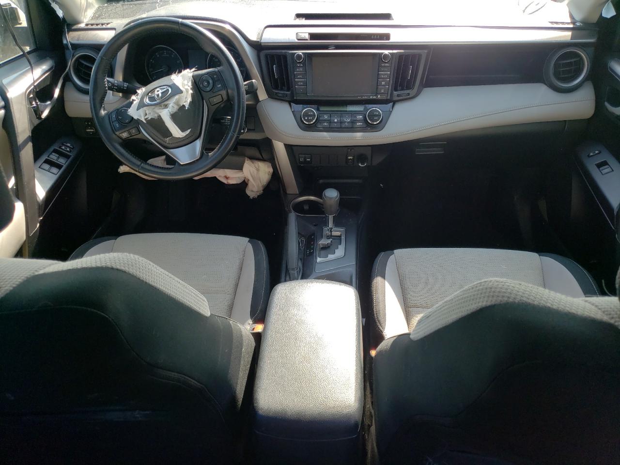 JTMRFREV4HJ109646 2017 Toyota Rav4 Xle