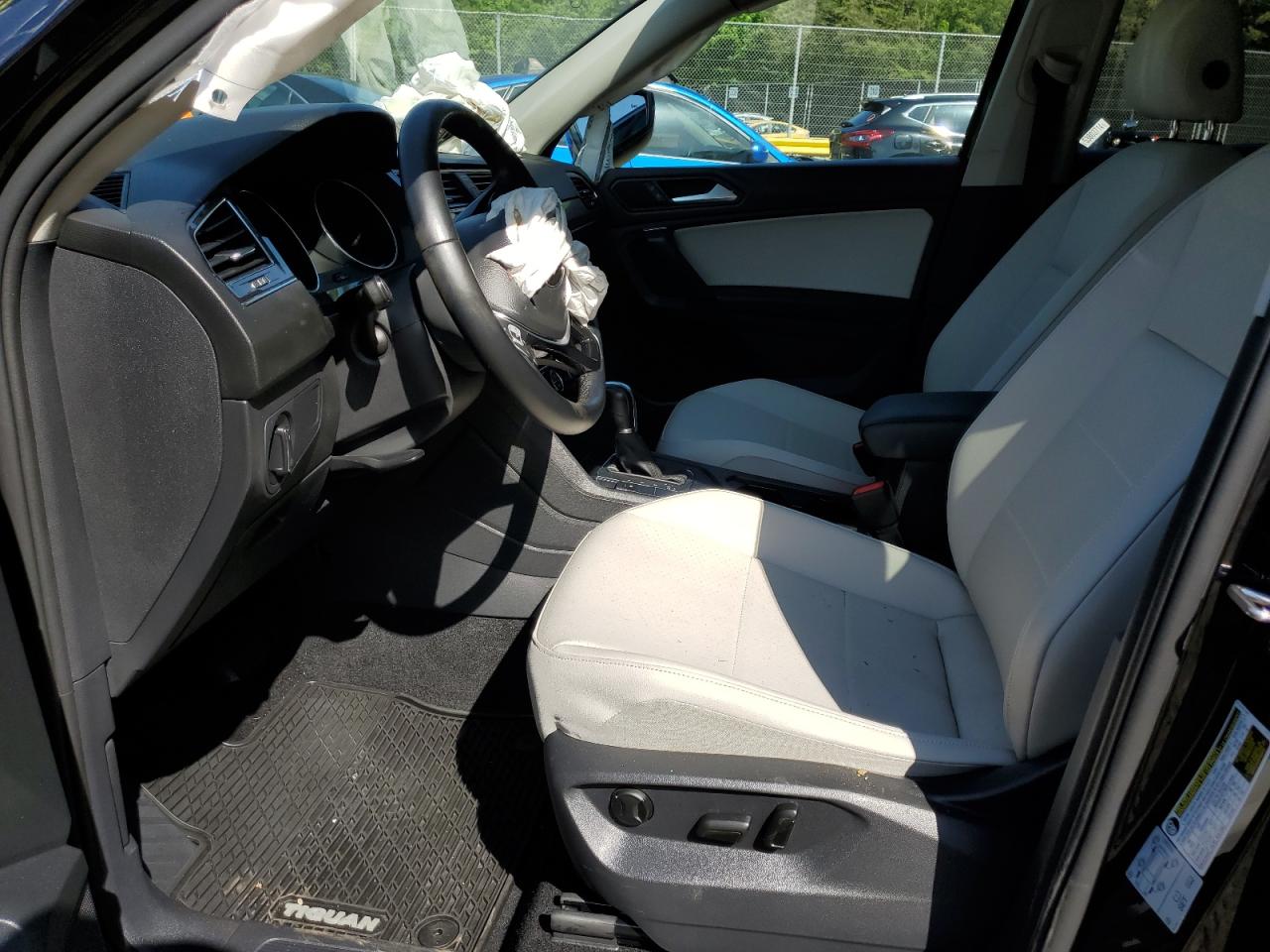 3VV3B7AX1KM185768 2019 Volkswagen Tiguan Se