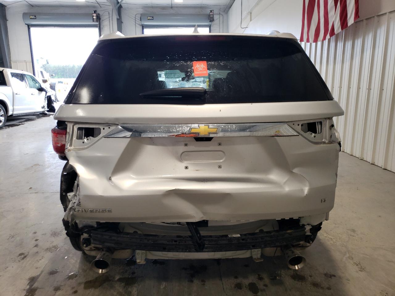 1GNERHKW6JJ185329 2018 Chevrolet Traverse Lt