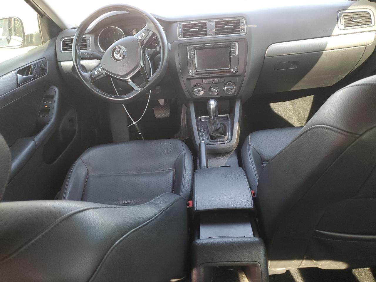 3VWDB7AJ8HM311872 2017 Volkswagen Jetta Se