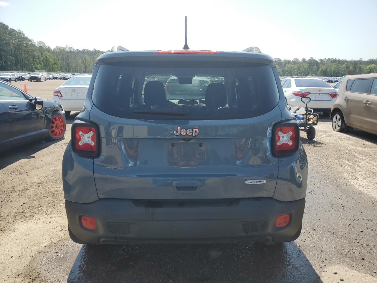ZACCJABB2JPJ63210 2018 Jeep Renegade Latitude