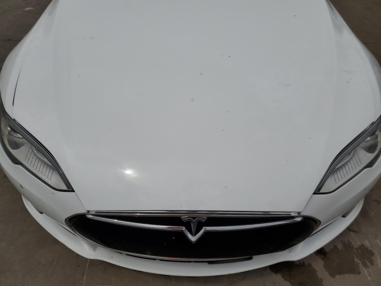 2016 Tesla Model S vin: 5YJSA1E16GF128395