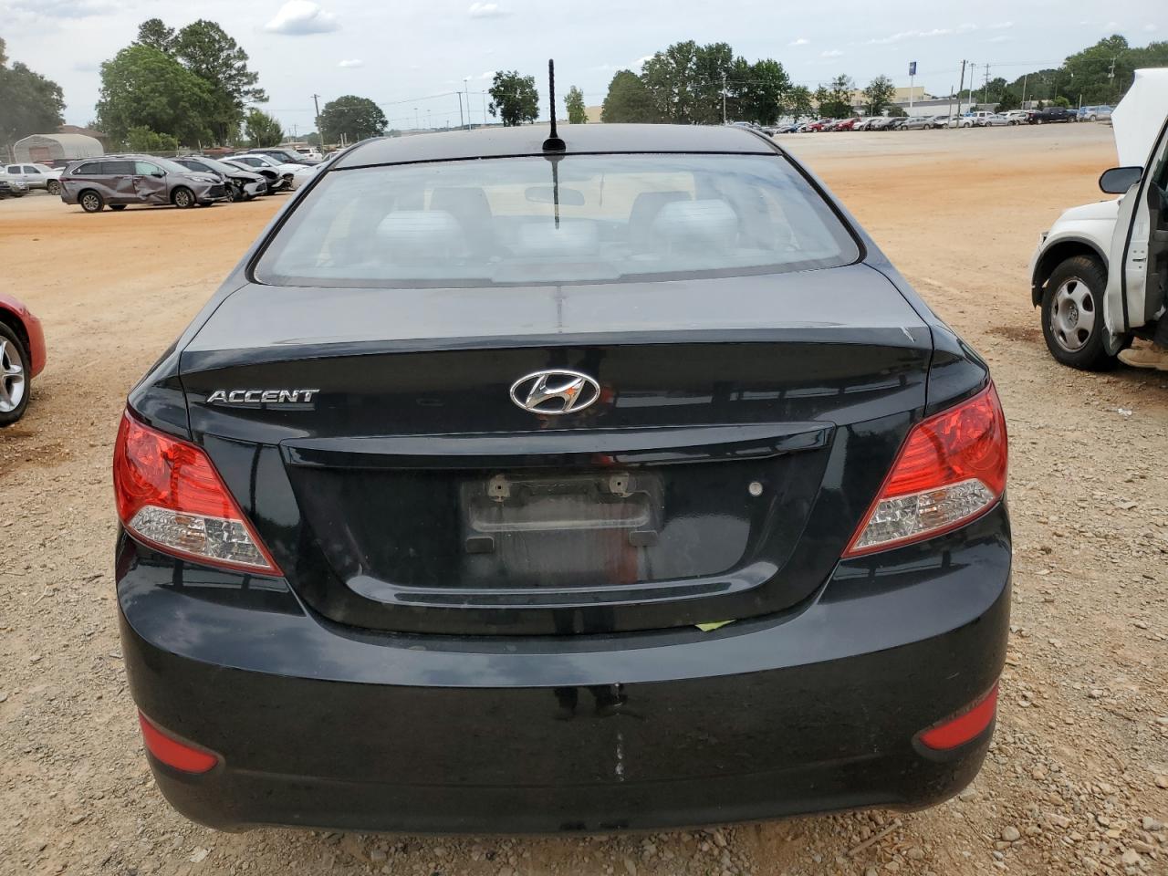 KMHCT4AE2DU443735 2013 Hyundai Accent Gls