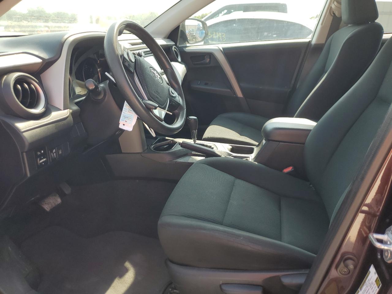 2T3ZFREV4HW382572 2017 Toyota Rav4 Le