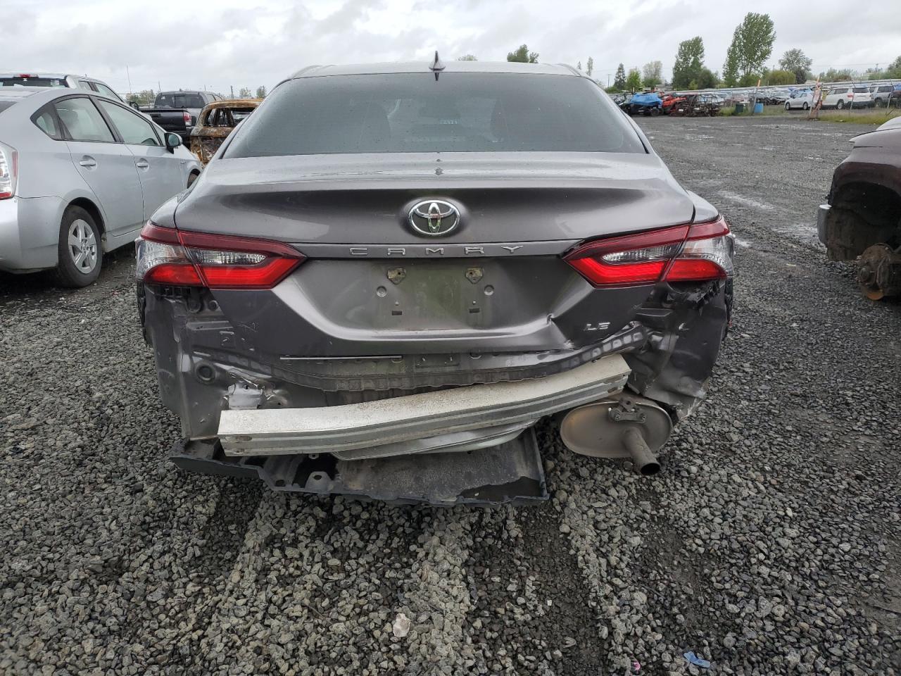 2021 Toyota Camry Le vin: 4T1C11AK6MU452013