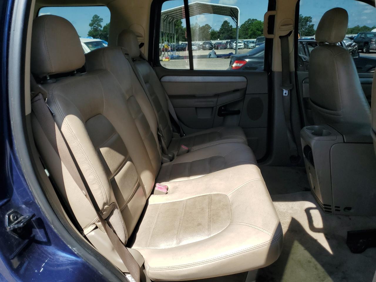 1FMZU63W75UA63042 2005 Ford Explorer Xlt