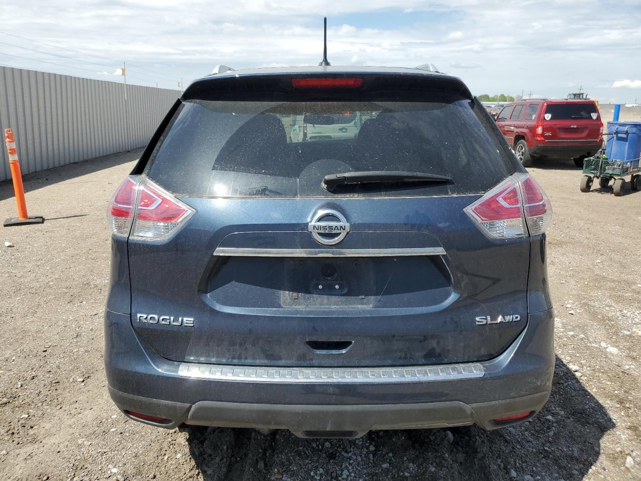 2015 Nissan Rogue S vin: 5N1AT2MV7FC794351