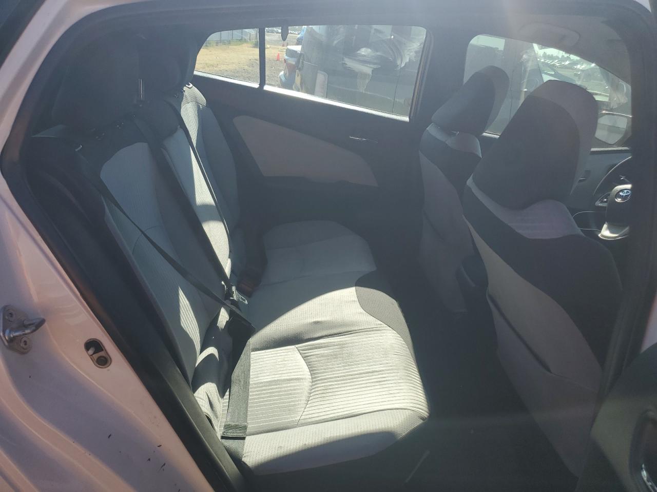 JTDKBRFU2G3018803 2016 Toyota Prius