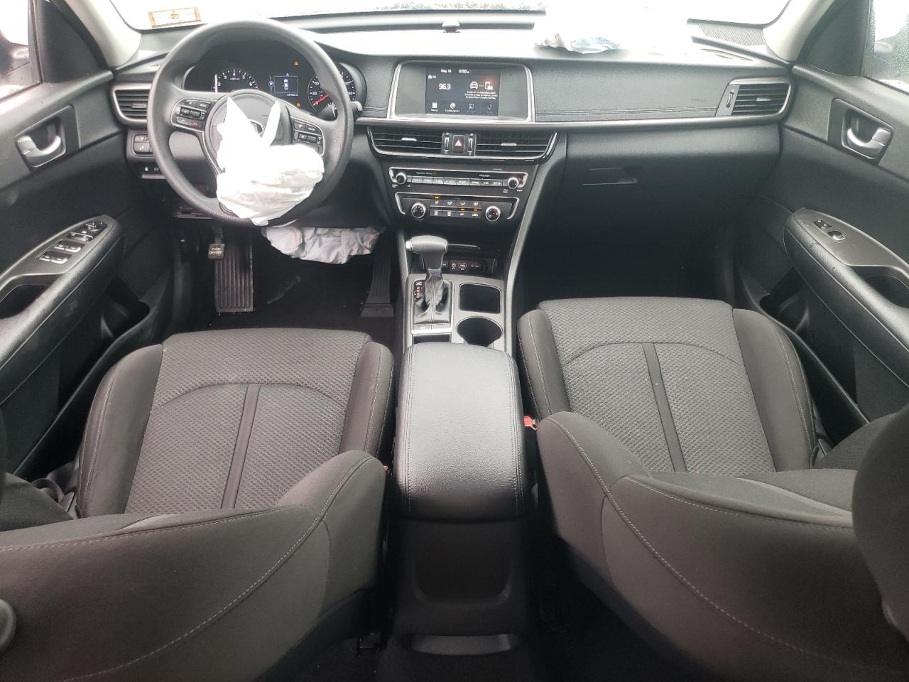 KNAGT4L31J5235754 2018 Kia Optima Lx