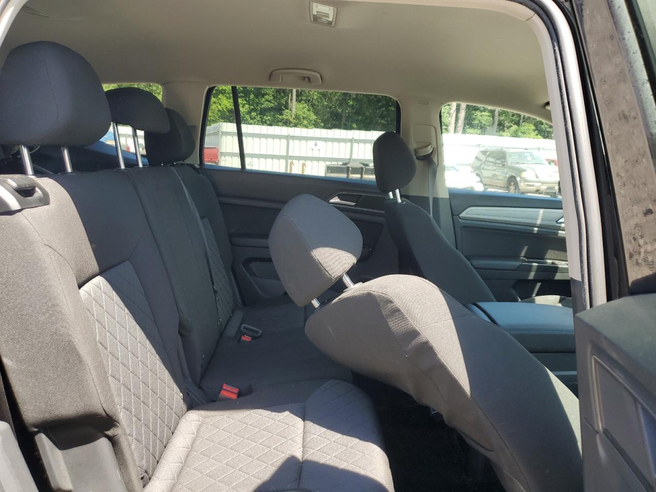 1V2AP2CA6JC598982 2018 Volkswagen Atlas S