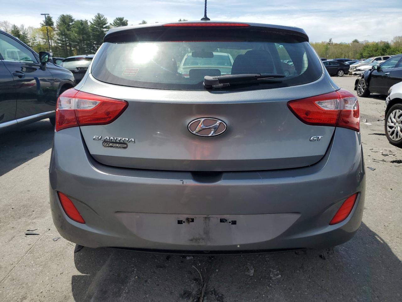 2017 Hyundai Elantra Gt vin: KMHD35LH0HU370470