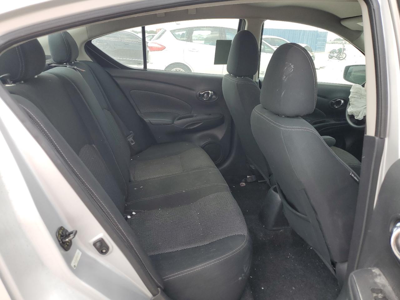 2019 Nissan Versa S vin: 3N1CN7AP8KL872924