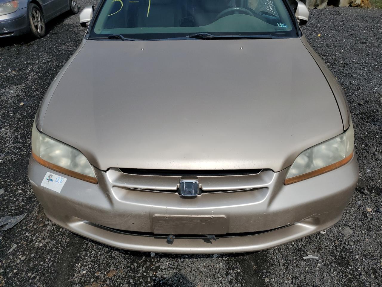 1HGCG6688YA158022 2000 Honda Accord Ex