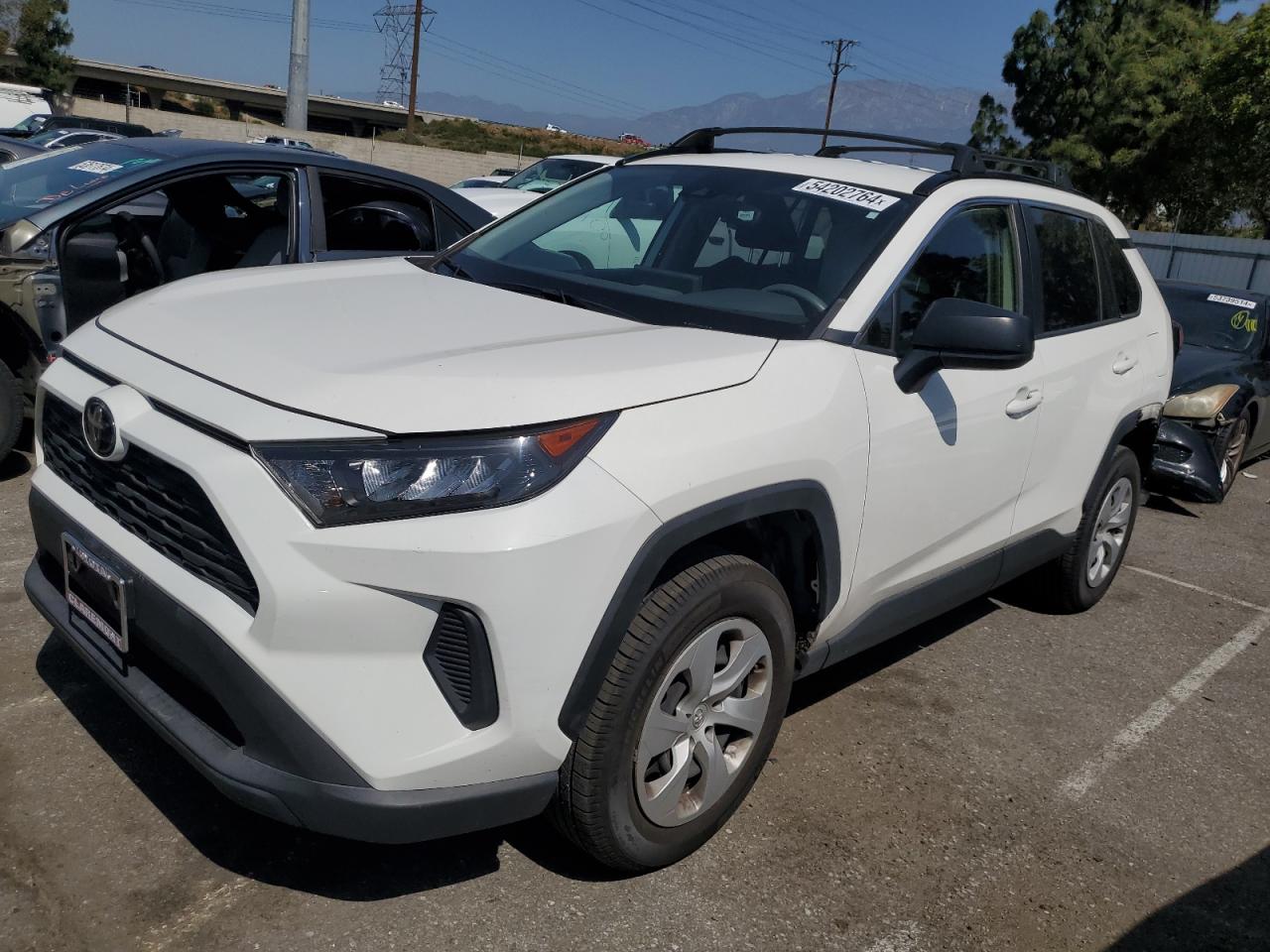 JTMH1RFV9KD004132 2019 Toyota Rav4 Le