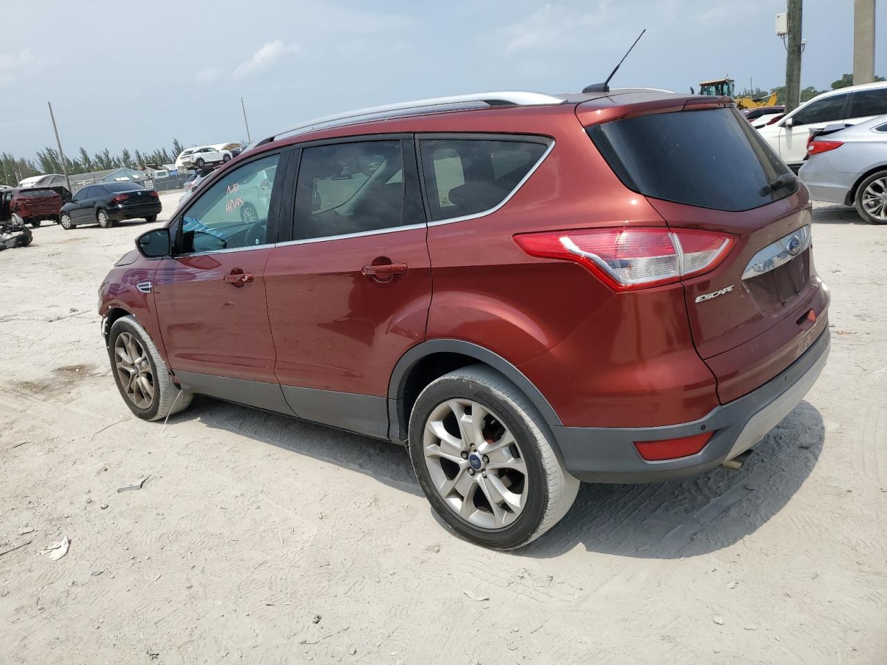 1FMCU0J94FUA94718 2015 Ford Escape Titanium