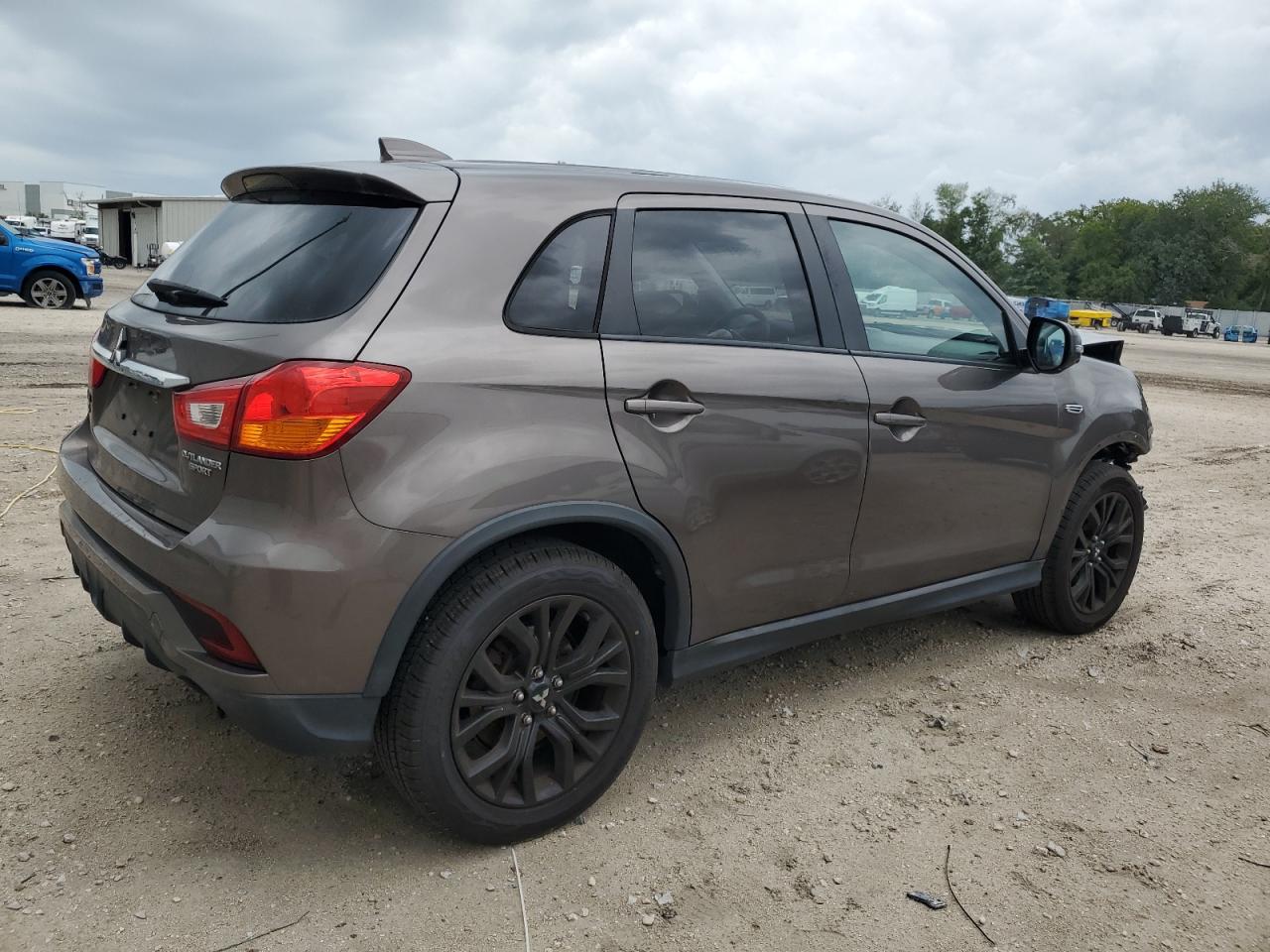 JA4AP3AU7JZ027609 2018 Mitsubishi Outlander Sport Es