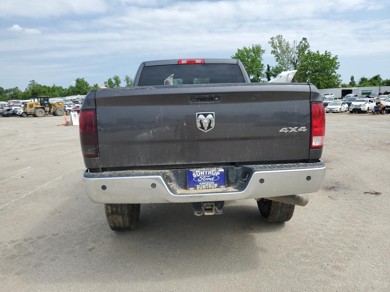 2018 Ram 2500 St vin: 3C6UR5CJ2JG379578