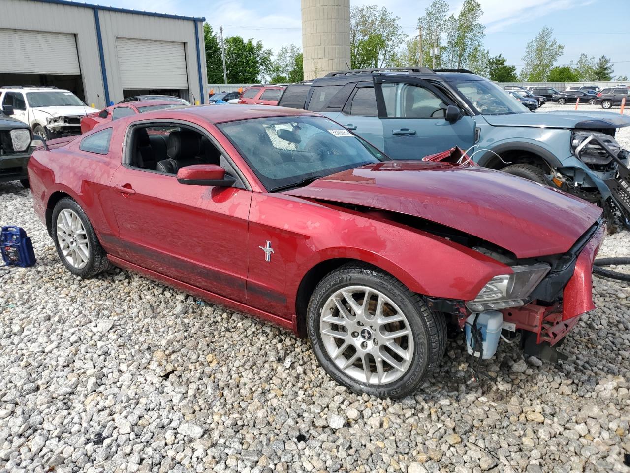 2014 Ford Mustang vin: 1ZVBP8AM7E5315812