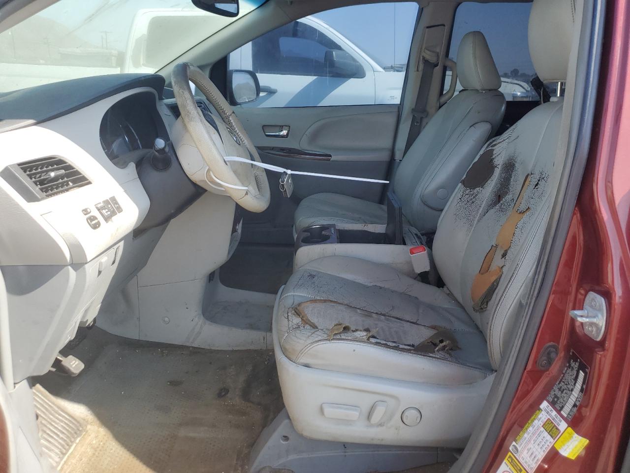 5TDYK3DCXDS370099 2013 Toyota Sienna Xle