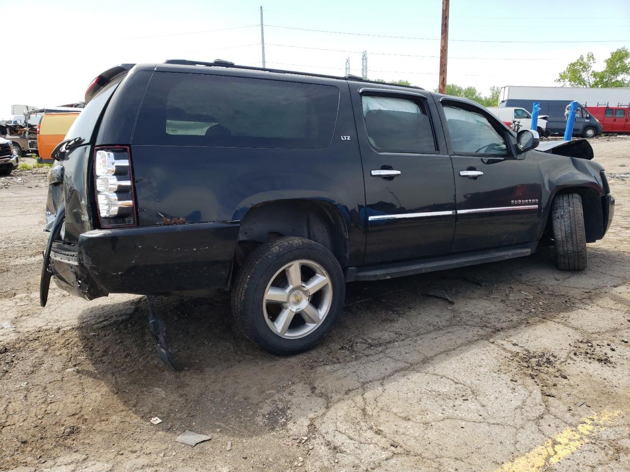 1GNSKKE30BR329191 2011 Chevrolet Suburban K1500 Ltz