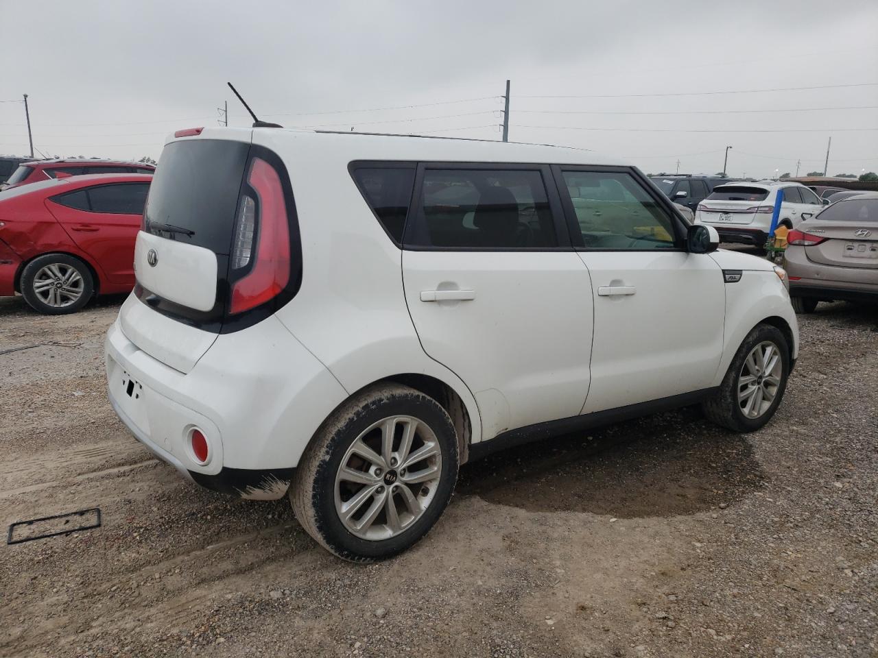 KNDJP3A57J7901435 2018 Kia Soul +