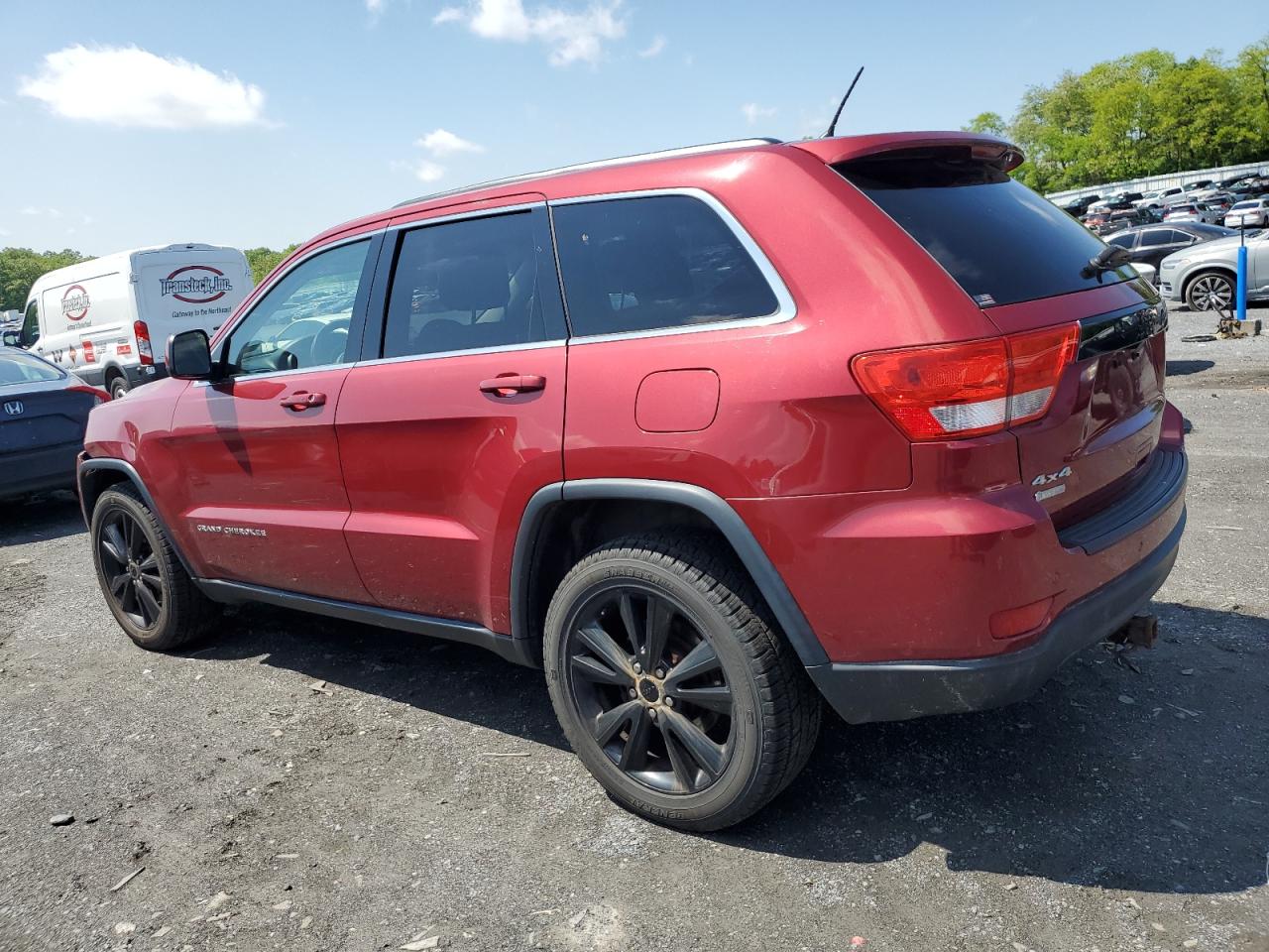 1C4RJFAG7CC327324 2012 Jeep Grand Cherokee Laredo