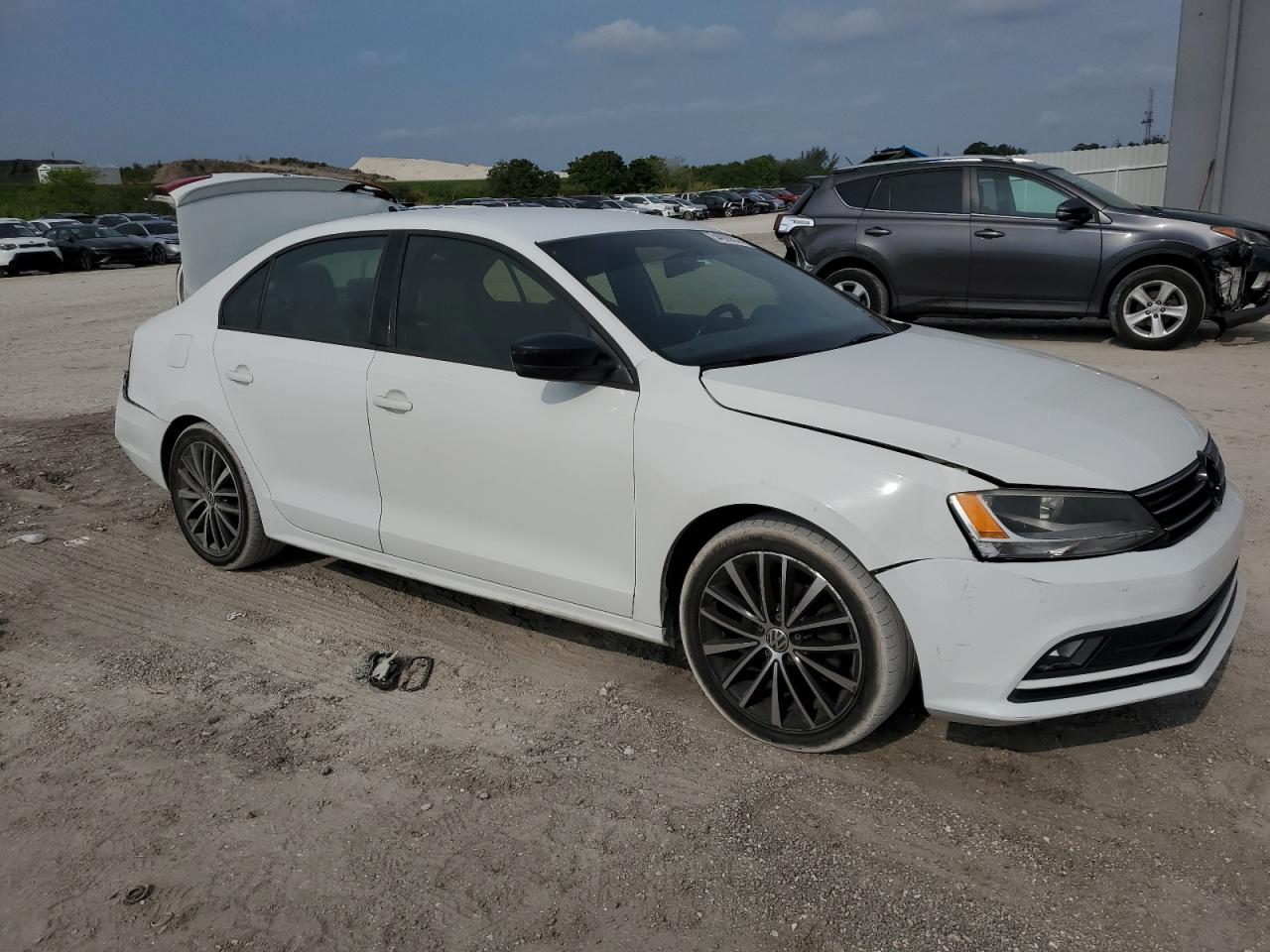 3VWD17AJ5FM223989 2015 Volkswagen Jetta Se