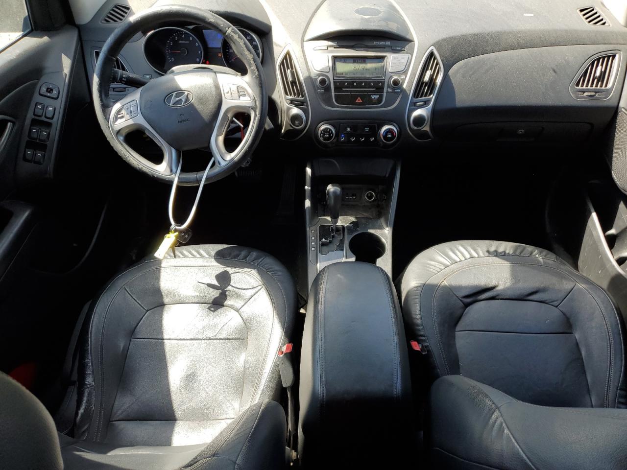 KM8JU3AC9BU128215 2011 Hyundai Tucson Gls