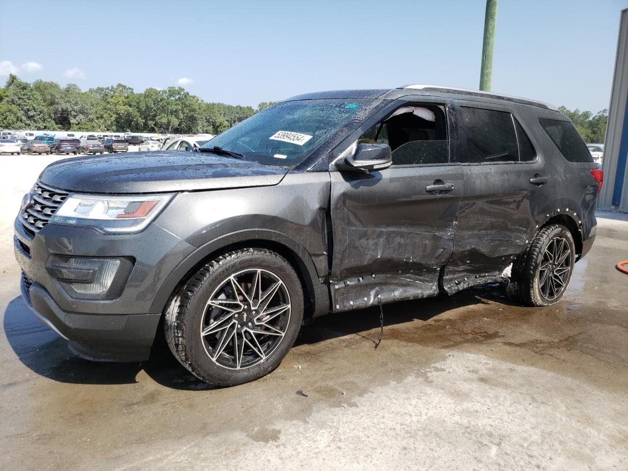  Salvage Ford Explorer