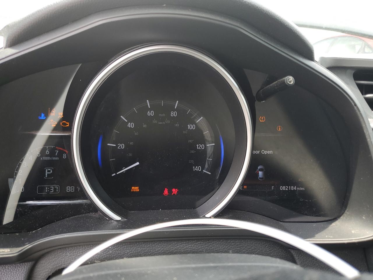 3HGGK5H59JM705370 2018 Honda Fit Lx