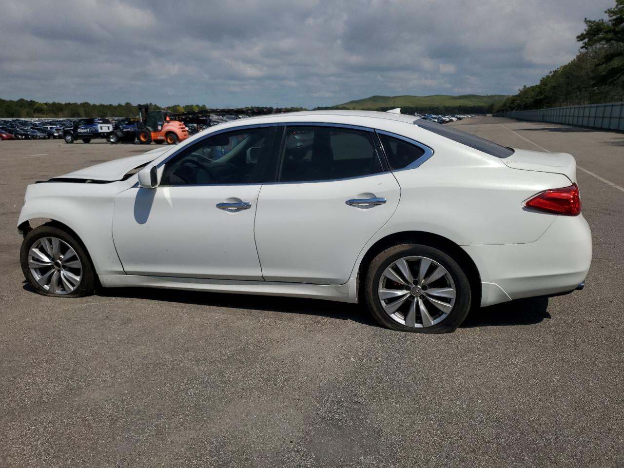 JN1AY1ARXBM570621 2011 Infiniti M56 X