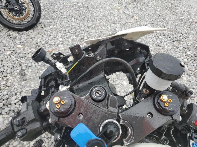 2017 YAMAHA YZFR6 JYARJ28E0HA002137
