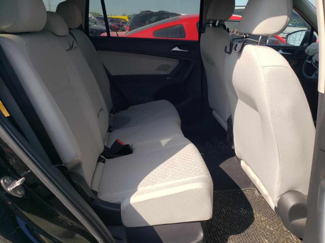 3VV0B7AX0JM026130 2018 Volkswagen Tiguan S