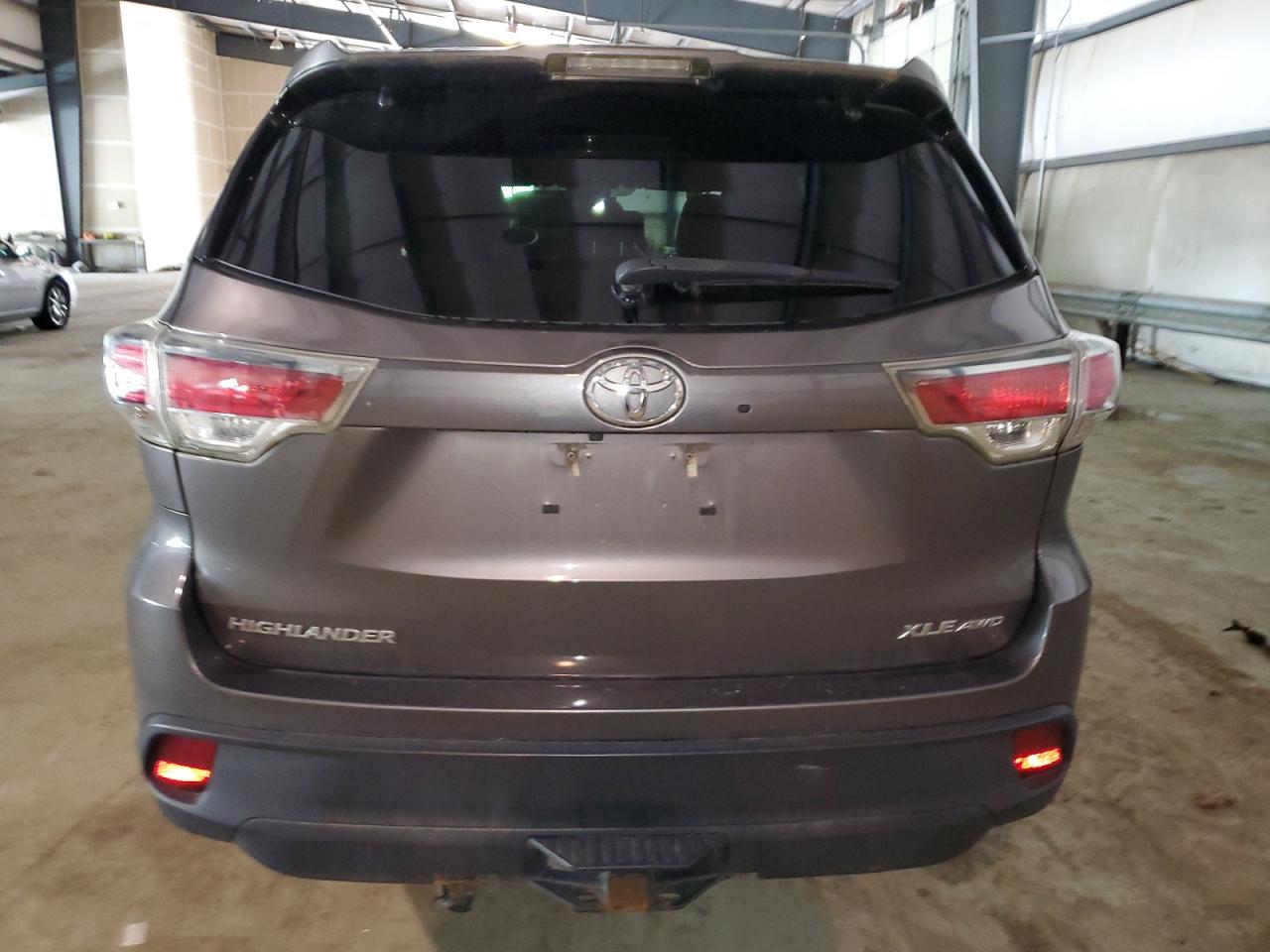 5TDJKRFH6FS212309 2015 Toyota Highlander Xle