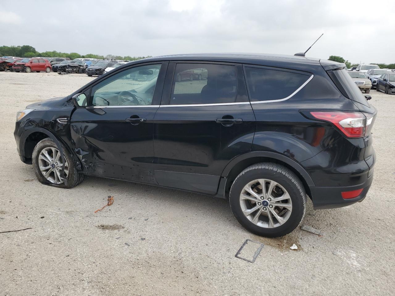 1FMCU0GD1HUE29982 2017 Ford Escape Se