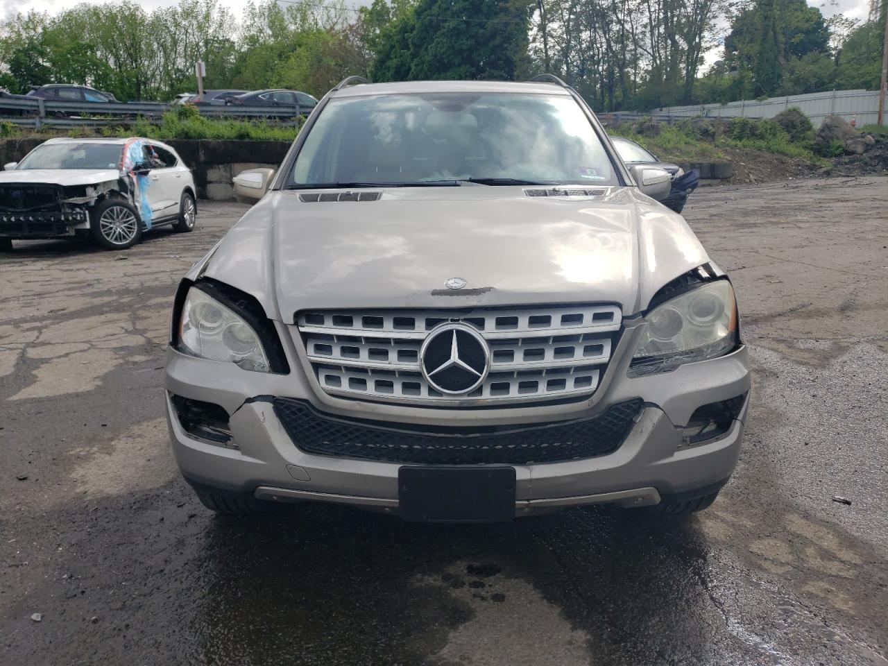 4JGBB25E99A482201 2009 Mercedes-Benz Ml