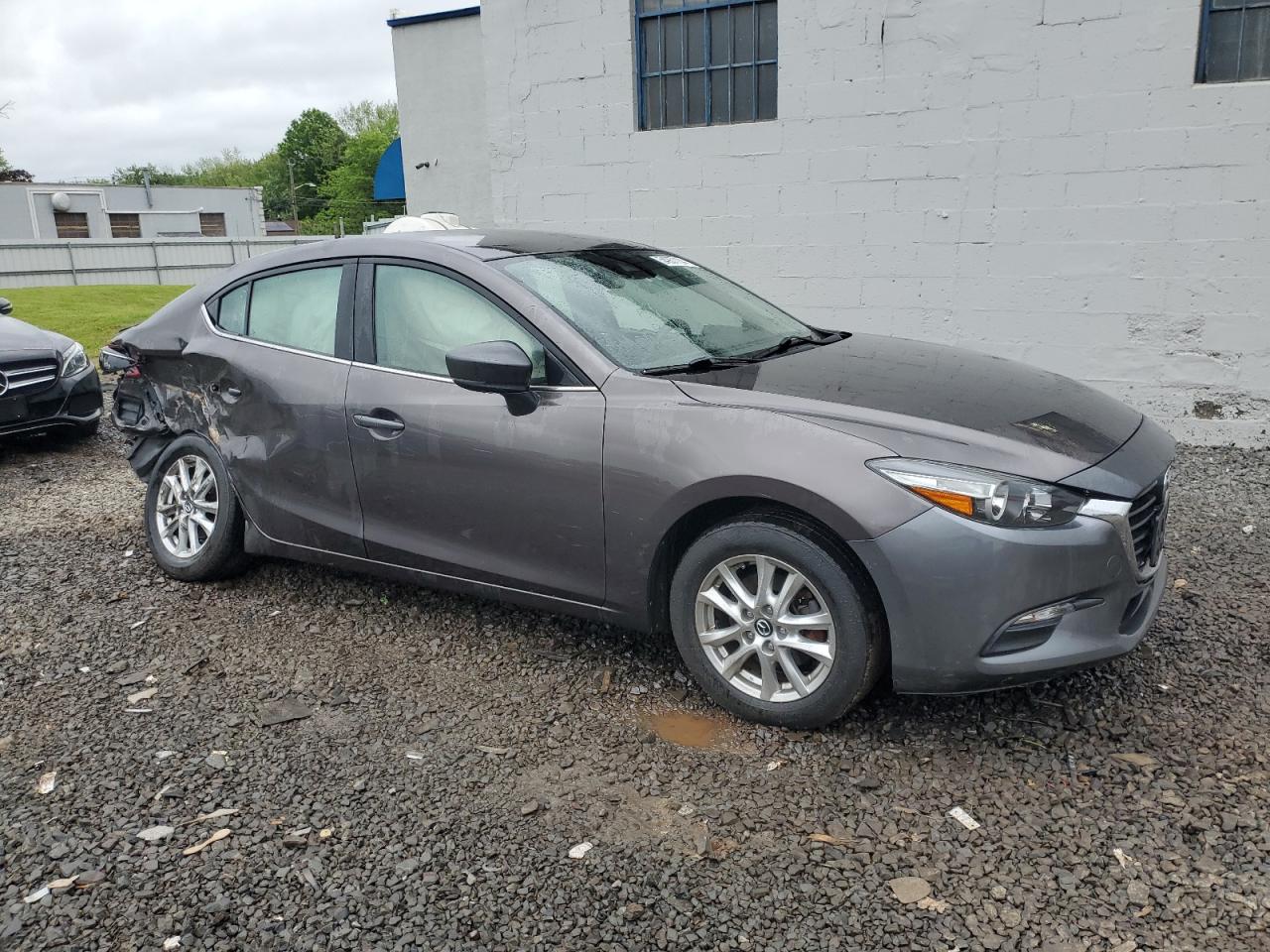 2018 Mazda 3 Sport vin: 3MZBN1U72JM232389