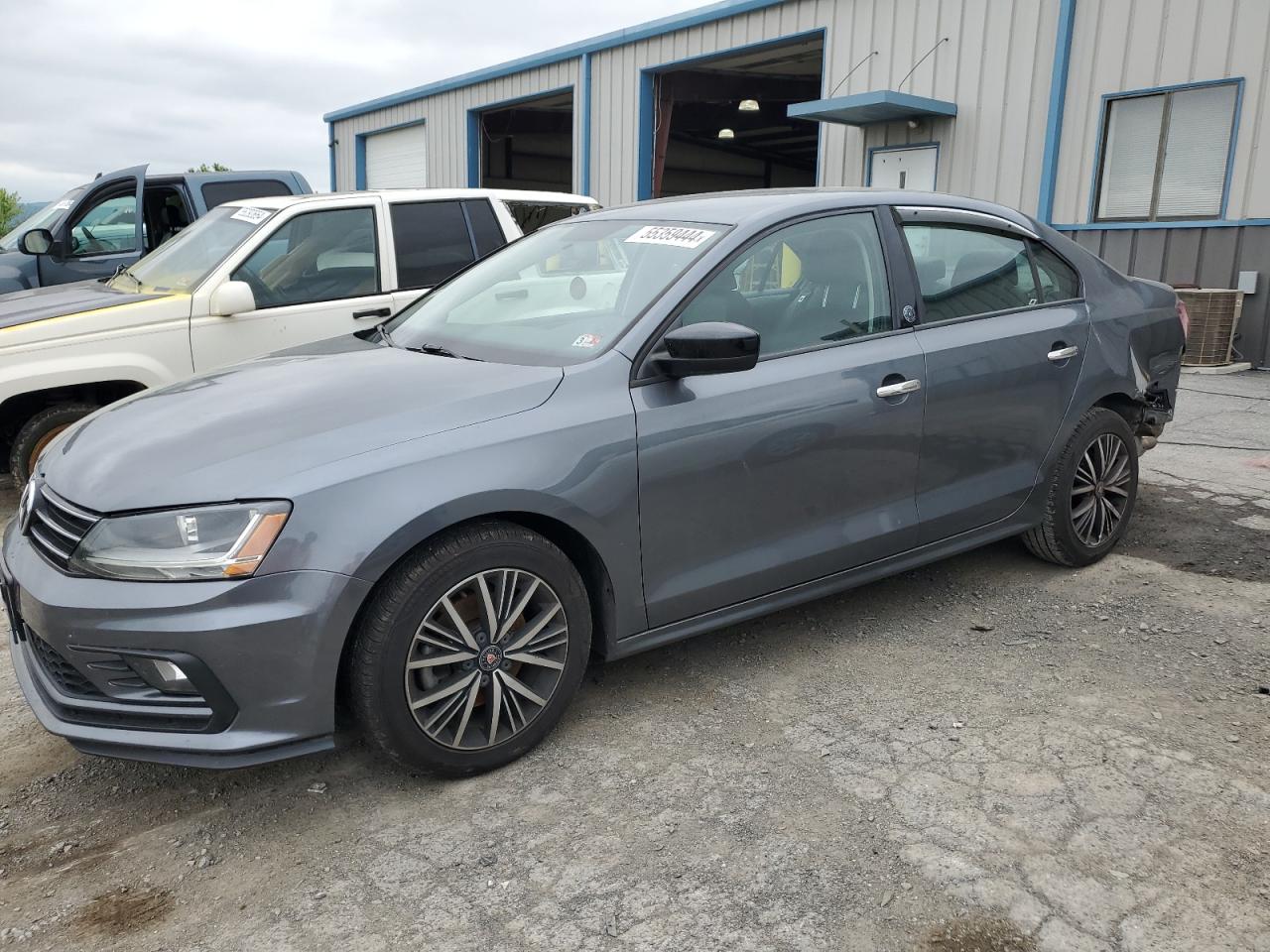 3VWDB7AJ5JM204686 2018 Volkswagen Jetta Se