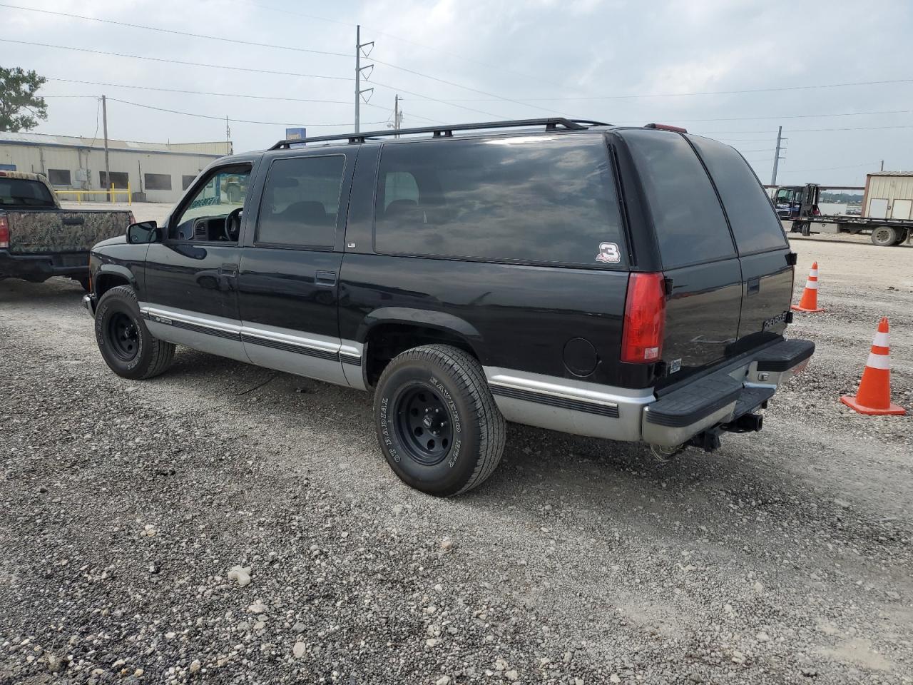 3GNEC16R9VG175253 1997 Chevrolet Suburban C1500